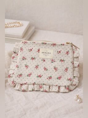 Sézane Ruffle trim pouch cosmetic Bag Women’s Size 6.5” X 9” W Parsian Chic